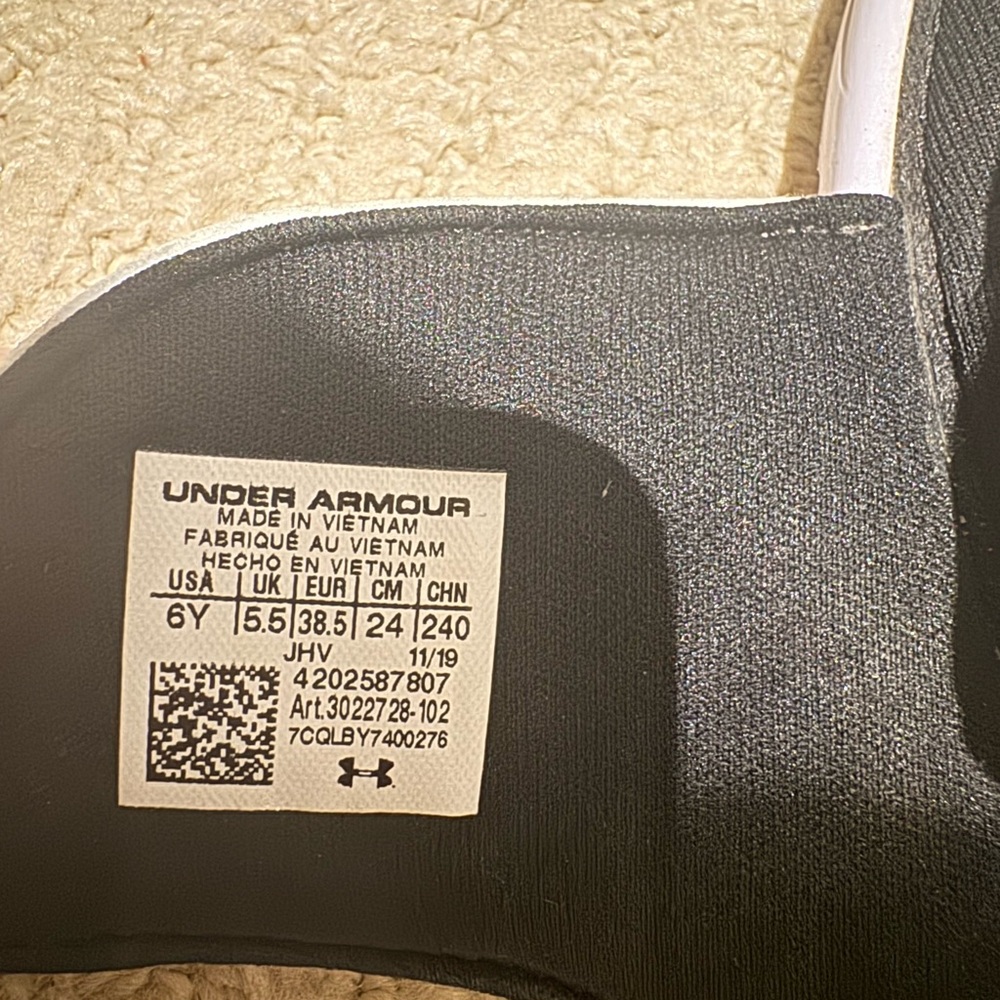 Under Armour Slides - Picture 4 of 4